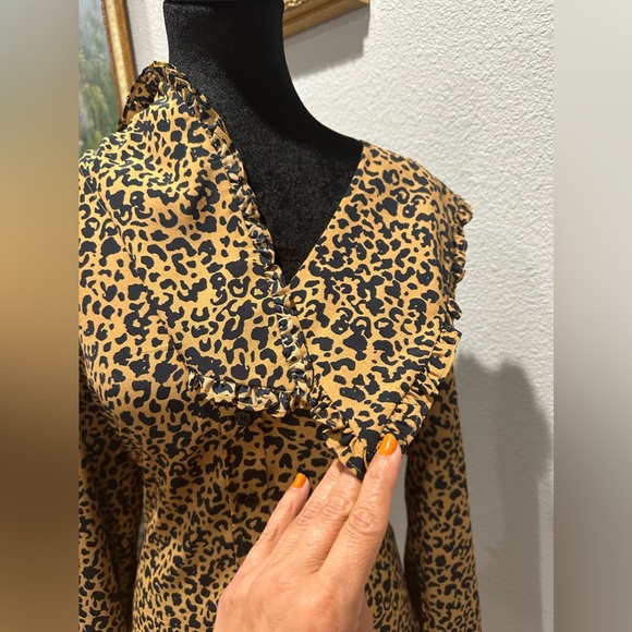 Animal print, Leopard print blouse. Used once ( runs big) - Picture 3 of 9